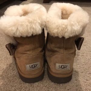 UGG boots!!! Big Girls size 3!!!